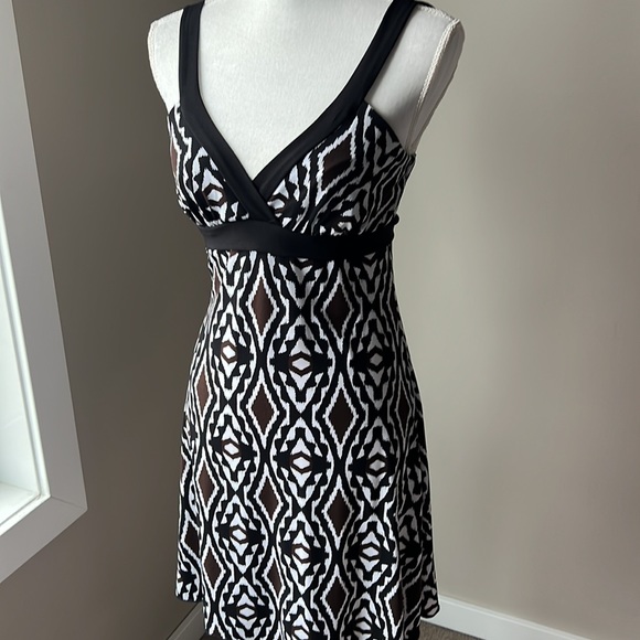 Jessica Dress - Picture 6 of 11